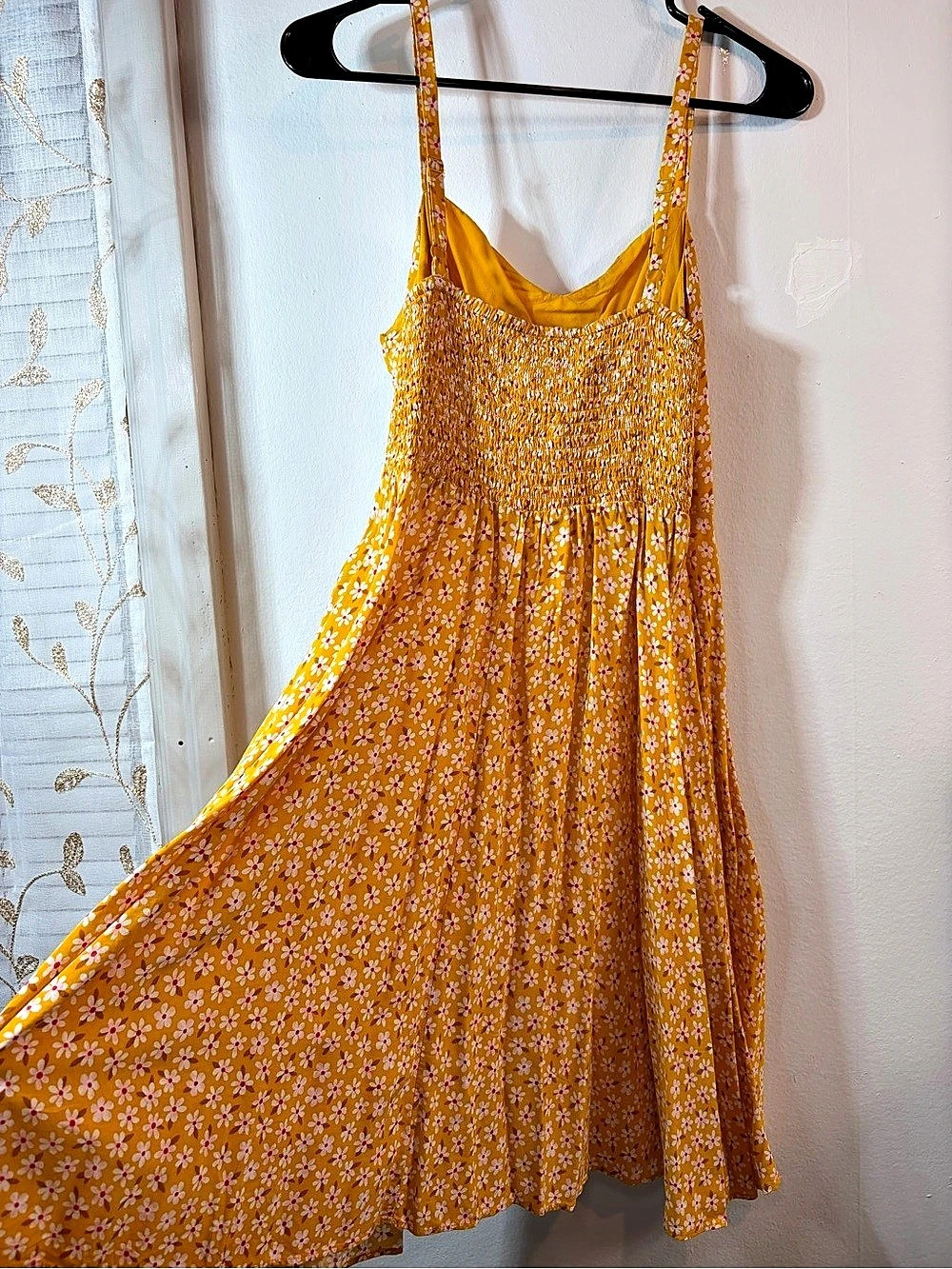Old Navy Floral Maxi Dress in Yellow & White Size Medium